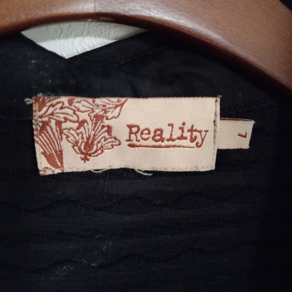 Reality L Squiggle Ribbed Long Sleeved Butterfly Cuffed Button Down Black Top - Picture 6 of 7